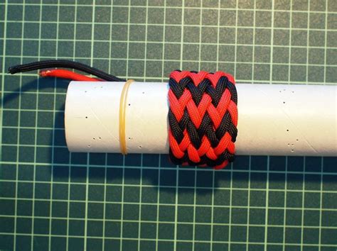 How To Tie A Paracord Gaucho Fan Knot 7l6b Paracord Projects Diy