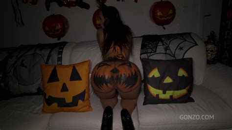 Big Butt Slut Kristy Black Keeps Her Pussy Intact During Insane On Airtight TAP With Extreme