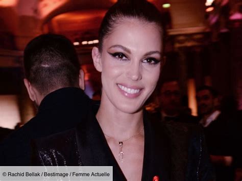 Iris Mittenaere sexy en mini bikini zoom sur son fessier bombé Femme Actuelle Le MAG