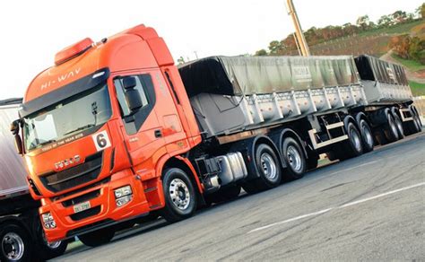 Iveco Completa Anos No Brasil Carregada De Novidades