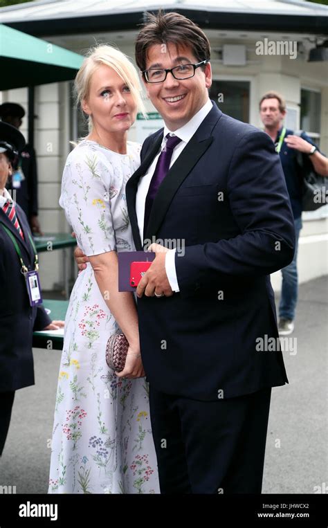 Michael mcintyre wife hi-res stock photography and images - Alamy