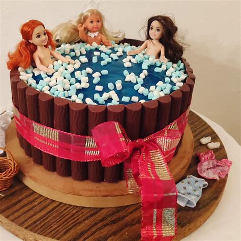 Hot Tub Kit Kat Cake Is Super Cute And Very Easy To Make Kit Kat Cake Pool Cake Barbie Cake