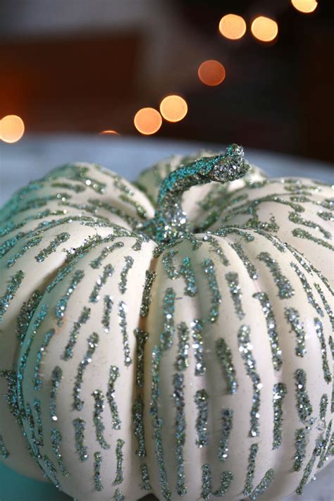 The Easiest Glitter Pumpkins - Aunt Peaches