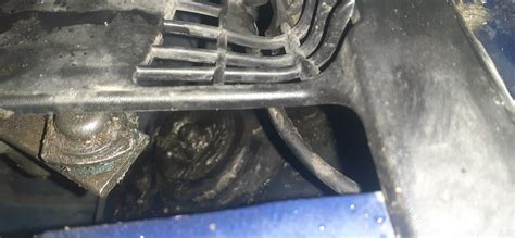 Ход чашки опорного подшипника при покачивание кузова руками. — Citroen ...