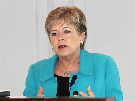 América Latina debe cambiar de modelo Cepal