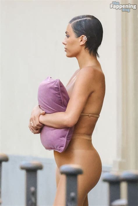 Bianca Censori Biancacensori Official Nude Leaks Photo 120 TheFappening