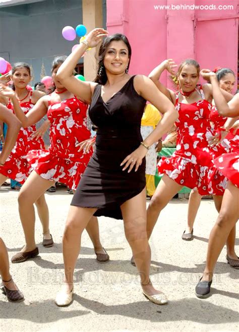 MALAVIKA ACTRESS GALLERY Behindwoods Kattuvirian Malavika Actress Hot
