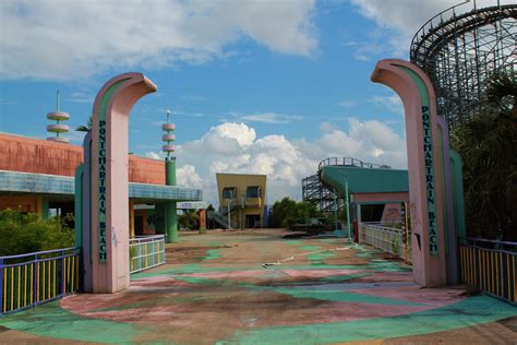 Six Flags New Orleans 30 Entrance To Pontchartrain Beach Flickr