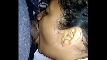 Mamando verga en el baño XVIDEOS