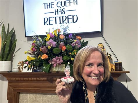 Rosemarie - Four of my favorite things in this picture, the color Black