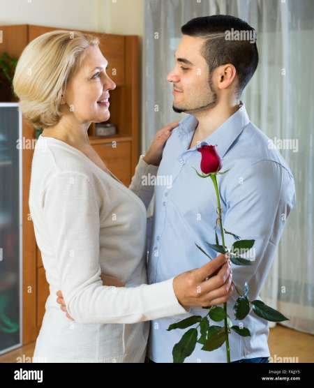 Jeune Homme S Pour Femme Mature Et Cucklod Gigolo Rencontre A Proximite Gratuitement