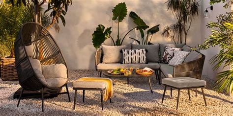 10 Brillant Backyard Corner Seating Ideas to Transform Your Outdoor ...