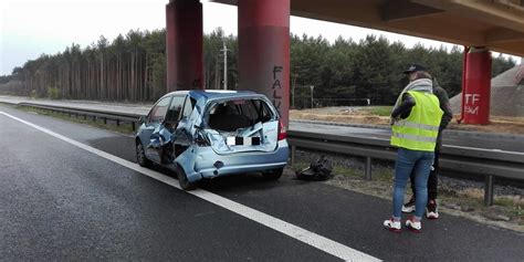 Powa Ny Wypadek Na S Pod Zielon G R Zderzy Si Motocykl I Dwie