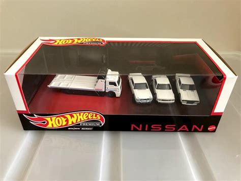 HOT WHEELS Nissan Skyline Garage Premium Box Set Diorama Team Transport PicClick AU