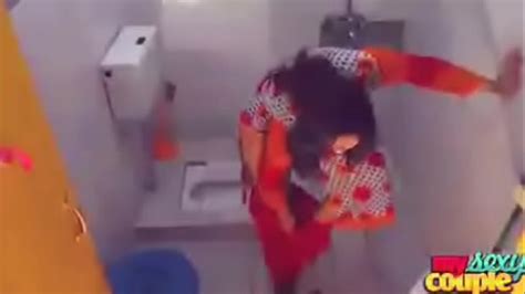Indian Bhabhi Bathroom Sex XNXX