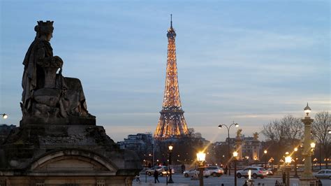 Menara Eiffel Di Malam Hari Paris Foto Gratis Di Pixabay