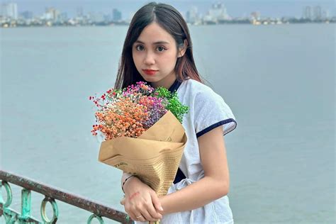 3 hot girl Lào vừa xinh đẹp vừa đa tài được dân mạng Việt yêu mến Báo Dân trí