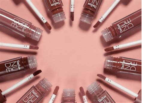 Lançamento Dailus batom Líquido Brilho Tons de Nude Cris Cardoso