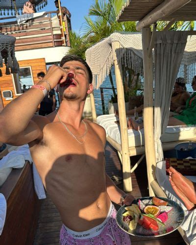 Post 761457847374626816 Gay Porn Piss Tumblr Tumbex