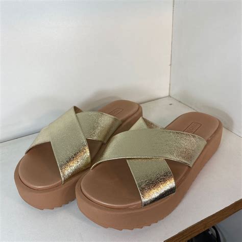 PAPETE NUDE DOURADA MOLECA ORIGINAL CONFORTÁVEL DUAS TIRAS TRANSPASSADAS Shopee Brasil