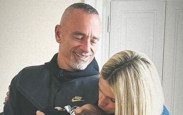 Eros Ramazzotti A Sanremo Per I Anni Di Terra Promessa Testo E