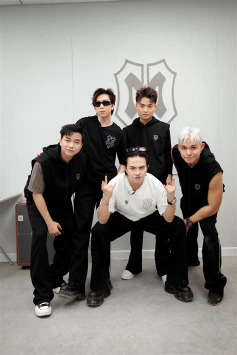 HOT 1 Anh tài lần đầu xác nhận đã có vợ con trai 4 tuổi và hé lộ chi tiết khủng trong đám cưới