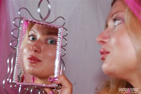 Curvy Blonde Meile Meile Porn Pic