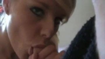 Une Blonde Qui Suce Avec Style PORNDROIDS