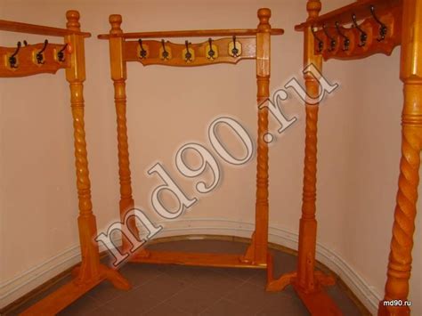 Вешалка деревянная