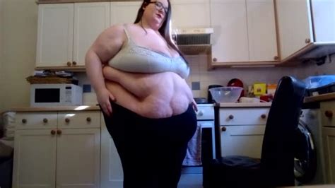BBW SSBBW NAKED BAKING COOKING IN THE KITCHEN STRIP SIDE FRONT Camera SSBBW LADYBRADS Clips4Sale