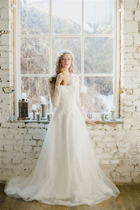 20 Romantic Ethereal Wedding Dresses