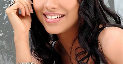 Indubindu Hot And Sexy Asin Stills