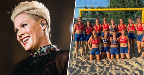 Pink Pagar Multa De Equipo Noruego De Balonmano Que Se Neg A Usar Bikini