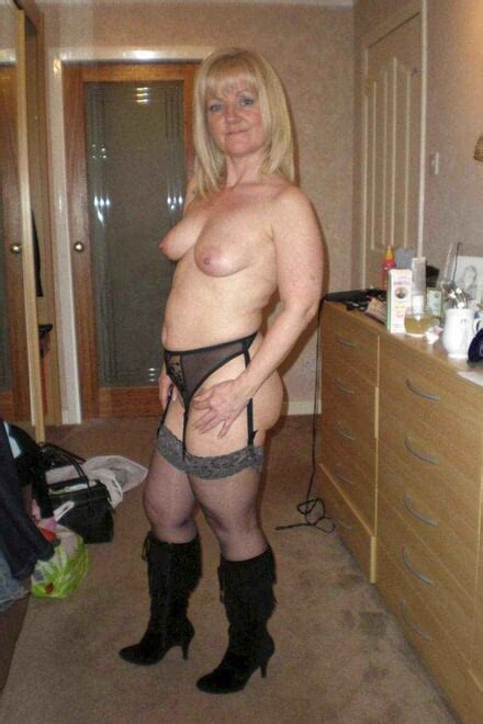 Swinging Tits B Porn Pic