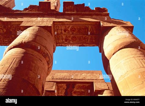 Salle Hypostyle Du Temple De Karnak Egypte Photo Stock Alamy