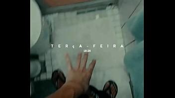 Magrinho roludo tirando o pau pra fora em câmera lenta XVIDEOS