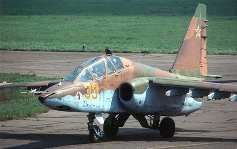 ПРЕДСТАВЉАМО РУСКО НАОРУЖАЊЕ: Авион Сухој Су-25 (Фото галерија) | СРБИН ...