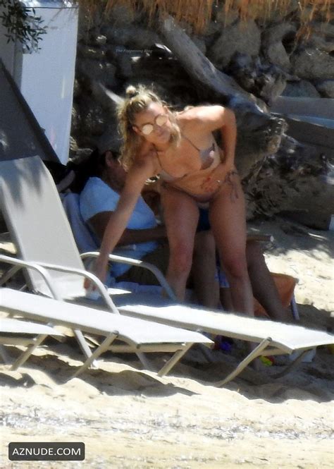 Kate Hudson Sexy In A Bikini On Her Vacation At Skiathos Island Greece Aznude