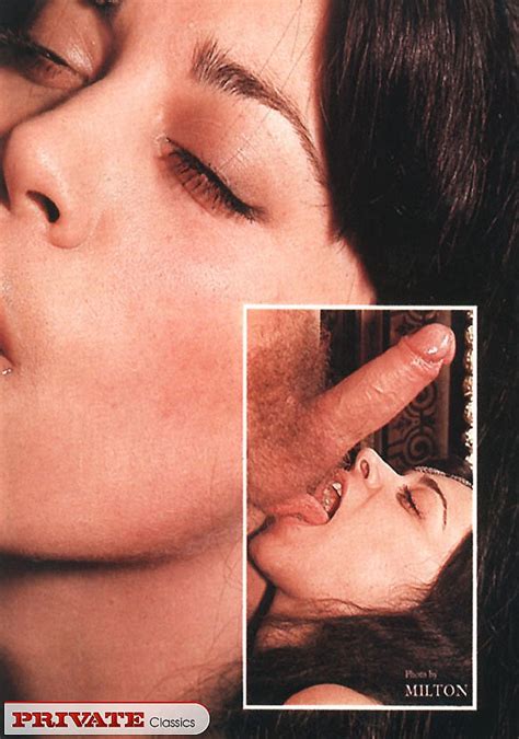 Naked Chick Displays Her Foxy Body With Ind XXX Dessert Picture