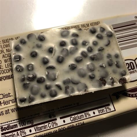 Hersheys Cookies N Creme Candy Bar Reviews In Chocolate Chickadvisor