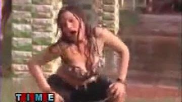 Sexy Pakistani Babe Seduces Porn