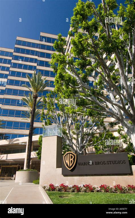 Warner Brothers Offices In Burbank Stock Photo Alamy