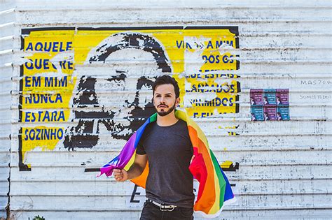 Youtuber Gay E Evang Lico Promete P No Peito E Novo Olhar Crist O Na Tv