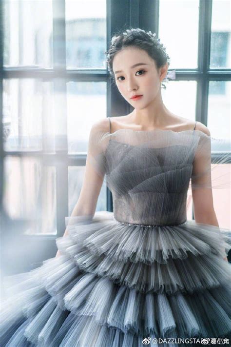 Đám cưới hot nhất hôm nay Thiếu gia giàu nhất Trung Quốc làm phù rể tặng nóng cô dâu chú rể