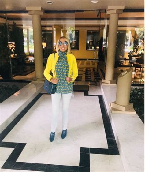 Laura Bozzo compartió foto de como lucía a los 21 años con bikini