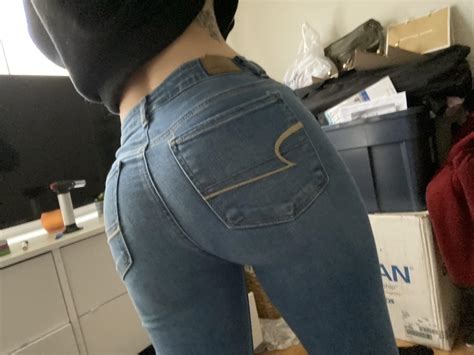 Who Doesnt Like An Ass In Jeans Scrolller