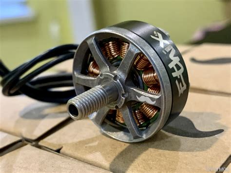 Бесколлекторные моторы Ethix Mr Steele Stout V3 Legacy 2306 1750KV ...