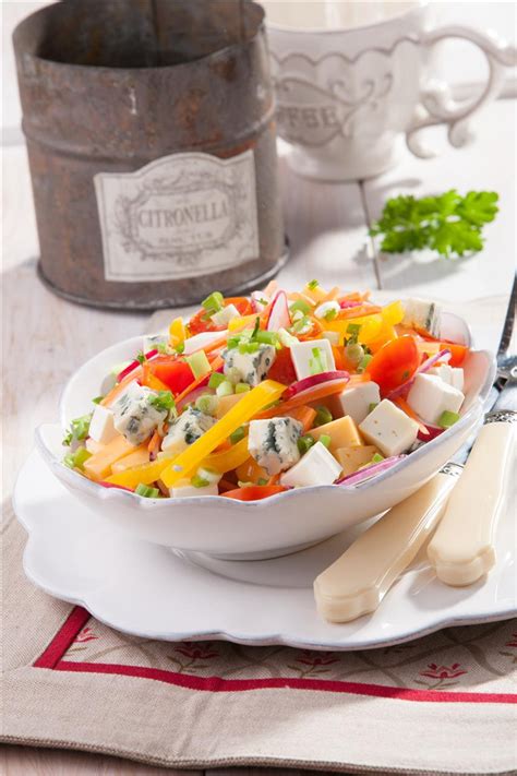 Салат из трех видов сыра — пошаговый рецепт с фото, ингредиенты — 27/07 ...