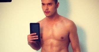 Jake Cuenca Poses His Shirtless Selfie Pic Is He Hot Or Not