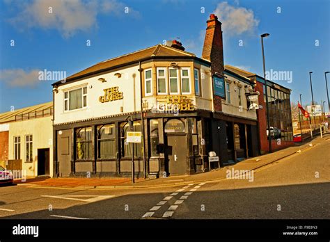 The Globe Newcastle Upon Tyne Stock Photo Alamy